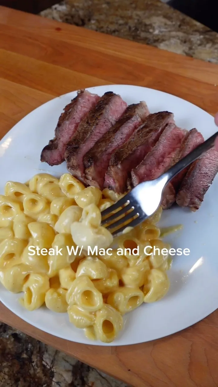 Steak with Mac and Cheese