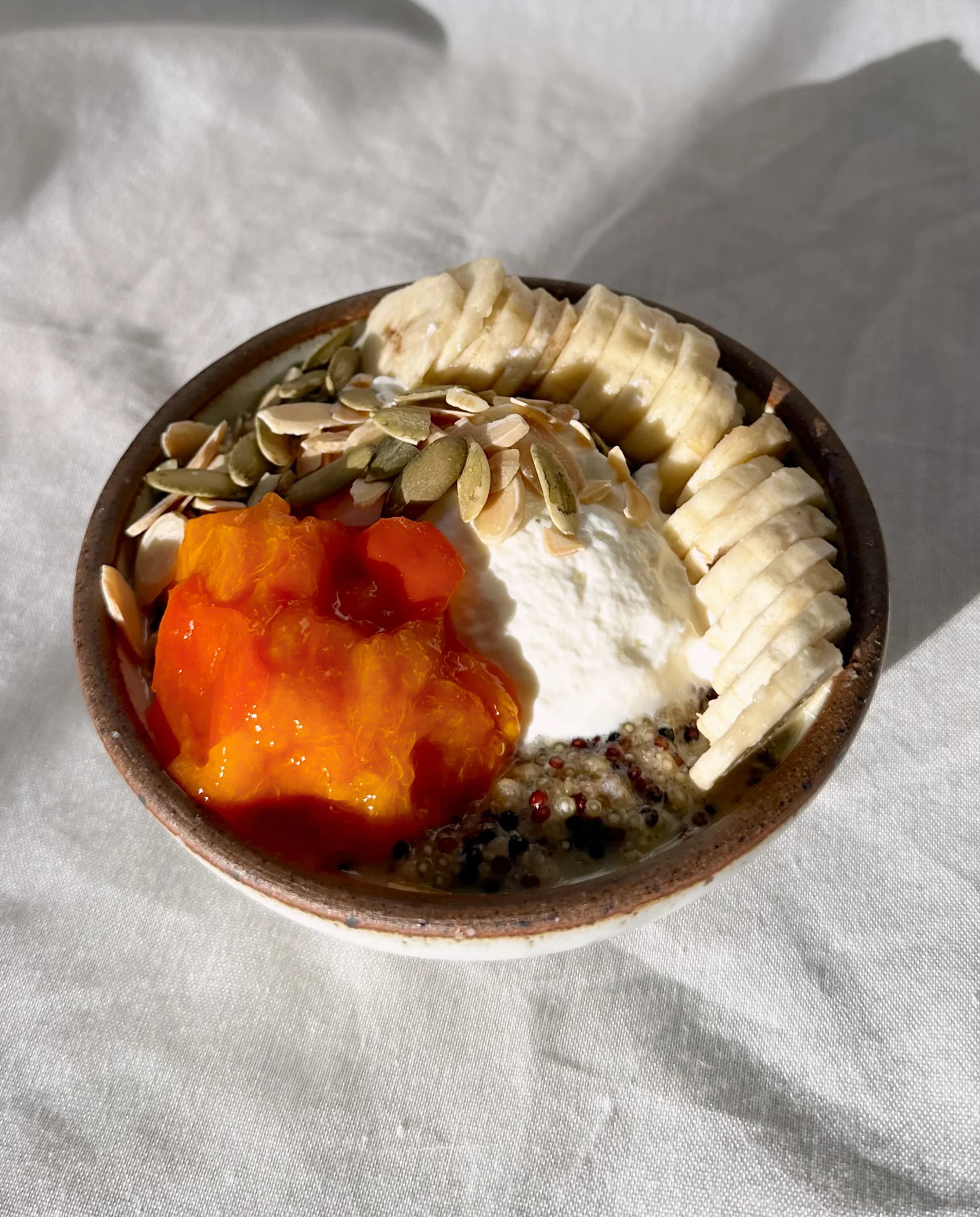 Quinoa wit Nuts, Fruit, and Greek YOGGGGG