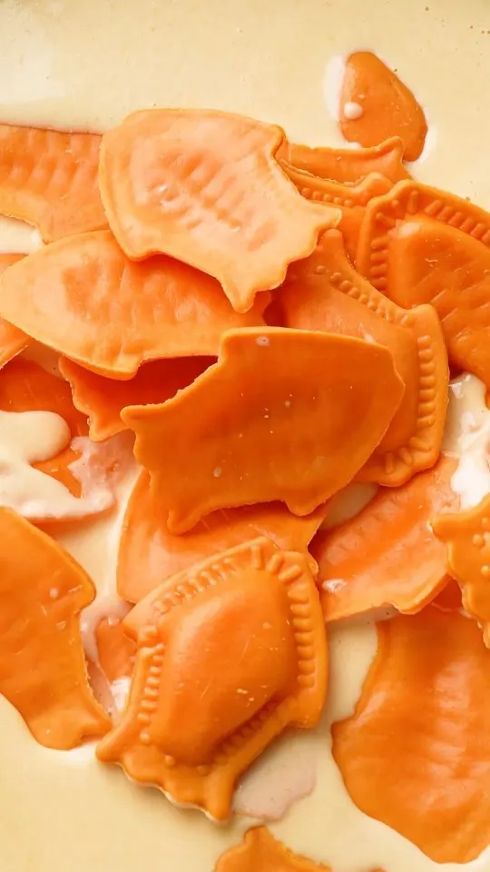 MAC-N-CHEEZY fish SHAPED ravioli with Mac sauce