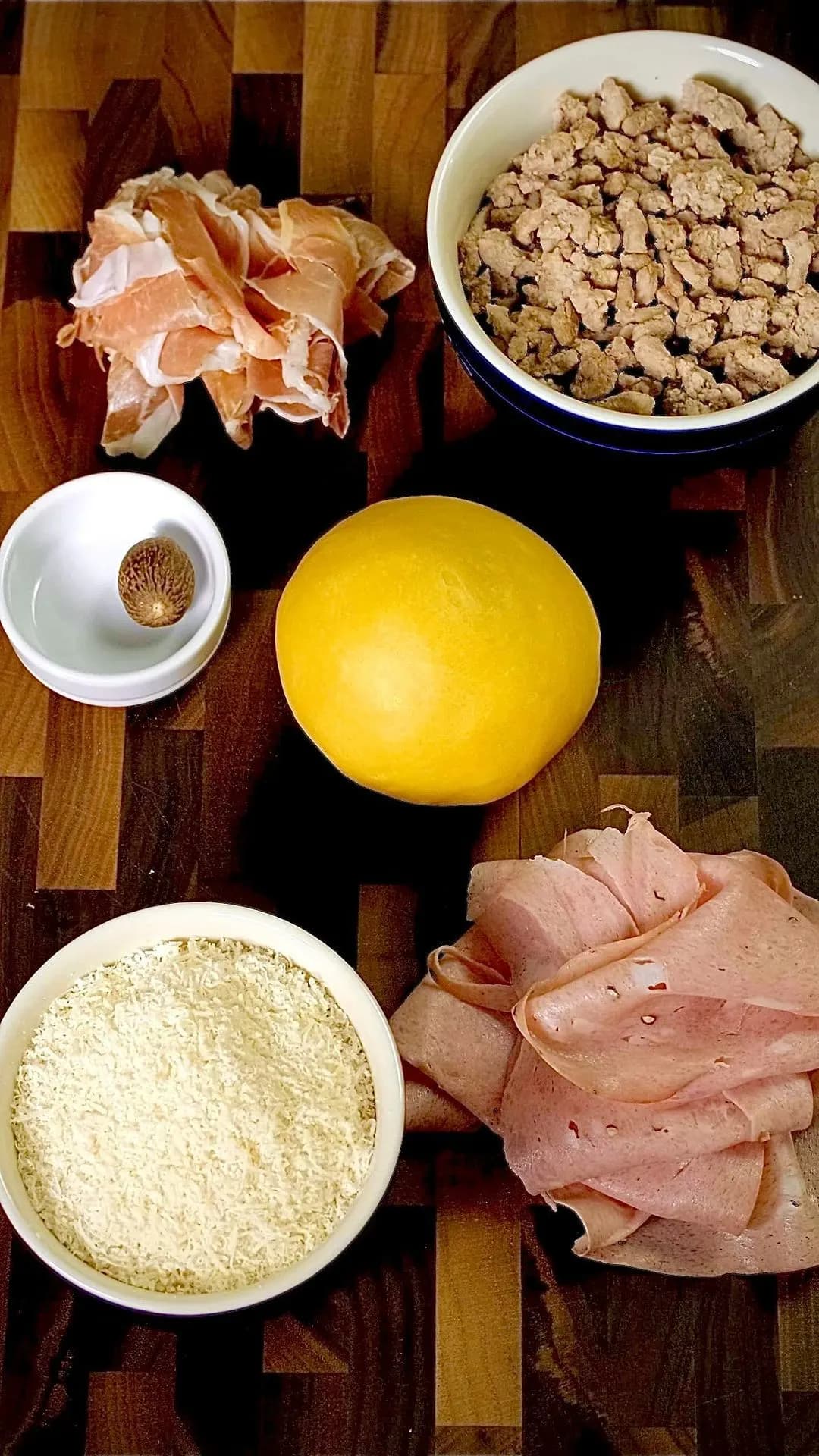 Tortellini in Cream Sauce (Alla Panna)